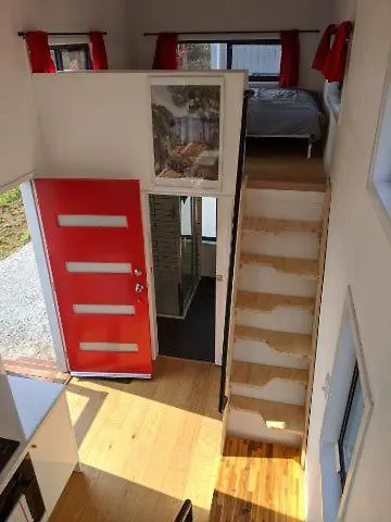 Bottletree Gardens Mini Mansion Red Apartment Lower Beechmont
